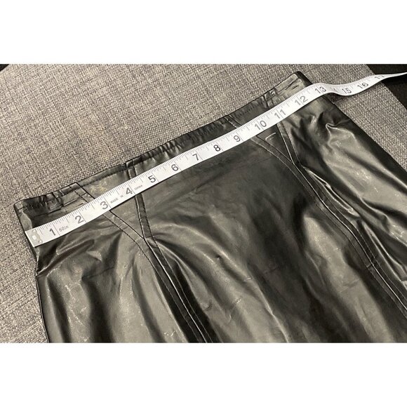 Mini Faux-Leather Black Skirt with Belted Accent Sz S - Picture 7 of 9